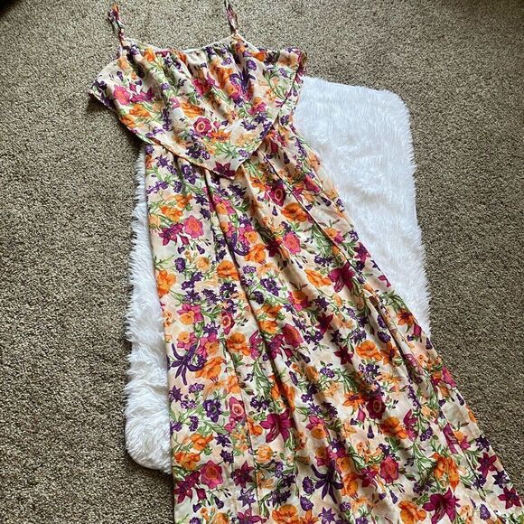 BCBGeneration Dresses & Skirts - BCBGeneration Floral Double Front Slit Maxi Dress Size Medium